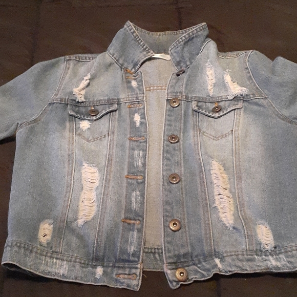 Juniors ( S )Ripped  Denim Jean Jacket - Picture 2 of 4